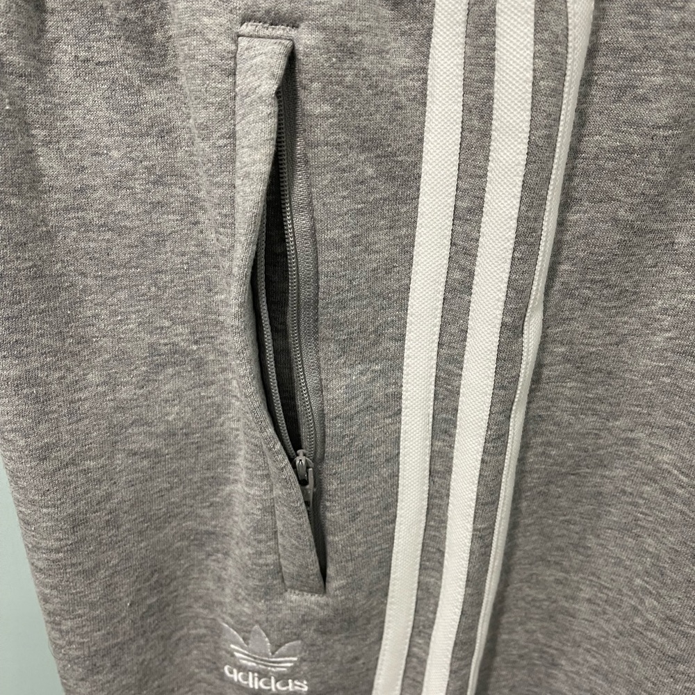 NWT Men’s ADIDAS 3-Stripes Pant Small